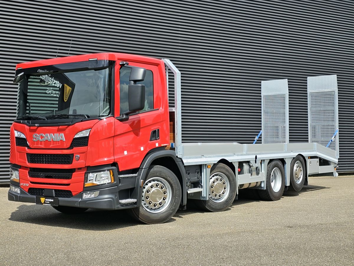 Scania P370 8x26 / Oprij Wagen / Machine Transport / Nieuw | погрузочная  эстакада грузовой автомобиль - TrucksNL