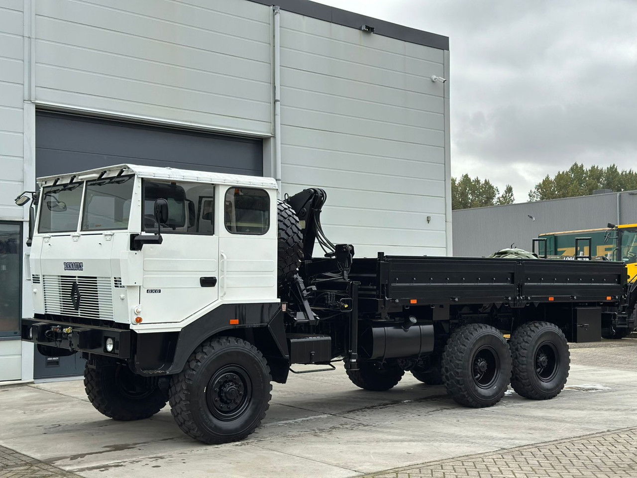 Renault TRM 10000 6x6 original 8688 km - EX Army - Reconditioned | военный  грузовик - TrucksNL