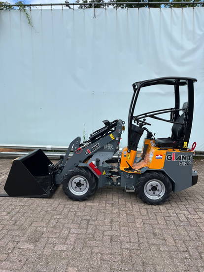 Giant G1200 kniklader shovel mini loader