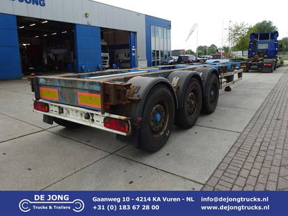 Renders Container chassis / Mercedes + Disc / 1x Lift Axle / 1x Extendable